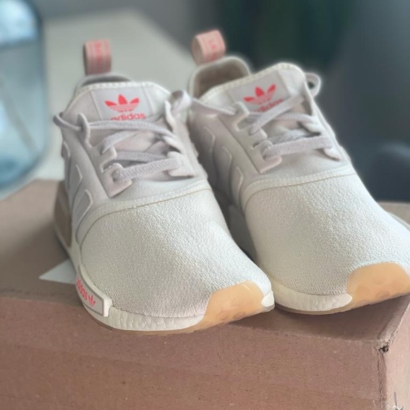 Adidas NMD R1 Cream/white/Light Pink Great Condition worn 3 times - Picture 4 of 4